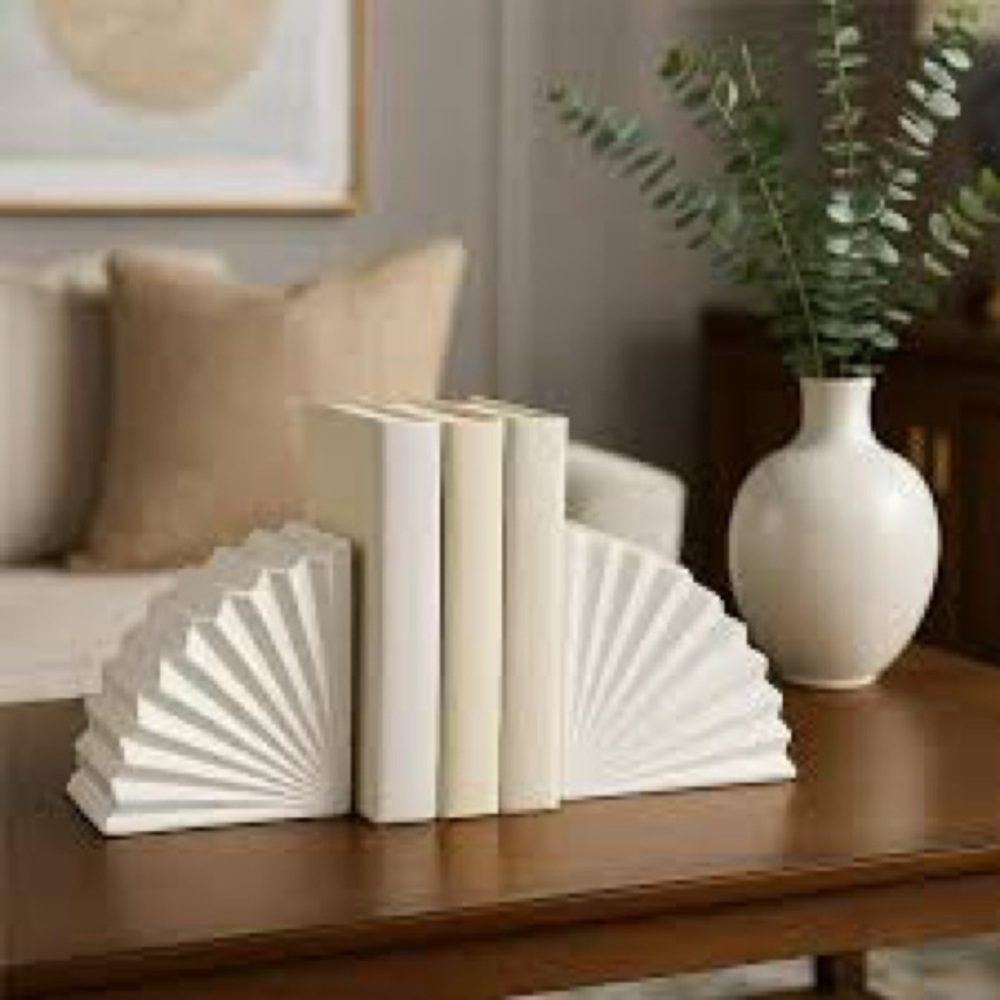 NWT Style House Ruffled Matte Bookends full set spans 12.6” x 3.94” x 6.1”
